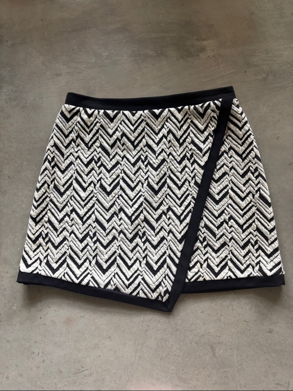 Black & White Chevron Wrap Mini Skirt